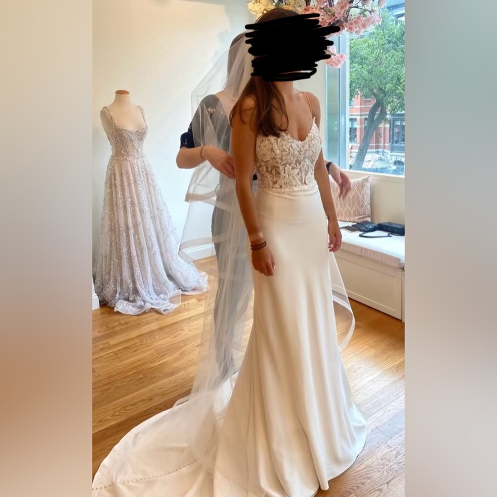 Brand new, unworn, unaltered Jenny Yoo Carmela wedding dress. Size 2.